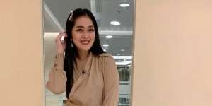 Gracia Indri Kepergok Bareng Pria, Pacar Baru?