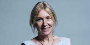 Menkes Inggris Nadine Dorries Positif Virus Corona