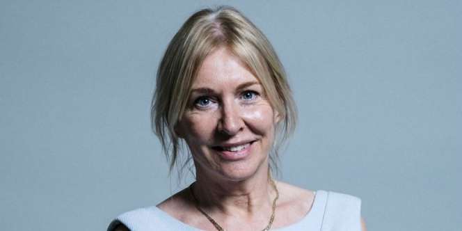 Menkes Inggris Nadine Dorries Positif Virus Corona