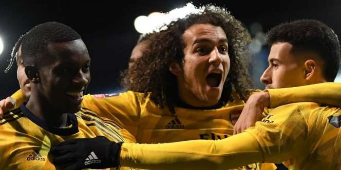 Pemain dan Staf Arsenal Dikarantina, Laga Lawan Manchester City Ditunda