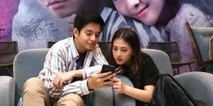 Cinlok di Lokasi Syuting dengan Angga, Zara: Itu Biasa