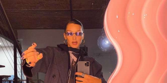 Fakta Cermin Berharga Selangit Milik Bella Hadid yang Eksis di Medsos