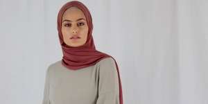 Pesona Emma Maree, Hijaber di Ajang Miss World Australia 2020