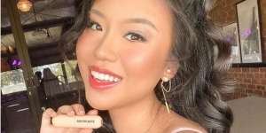 Tren Bibir Glossy Bakal Hype Tahun Ini