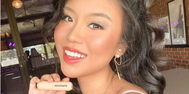 Tren Bibir Glossy Bakal Hype Tahun Ini