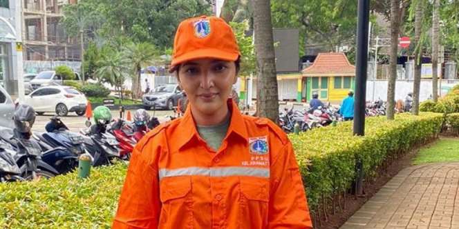Ashanty Jadi Tukang Sapu Jalanan