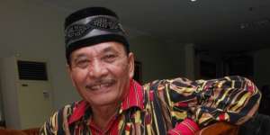Jarang Terekspose, Wajah Istri Haji Bolot Bikin Geger