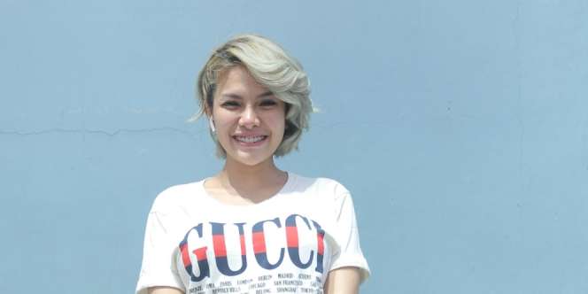 Bikin Heboh, Nikita Mirzani Cium Pipi Didi Riyadi