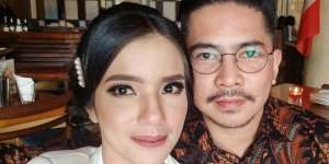 Pamer Test Pack, Sheila Marcia Hamil?