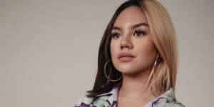 Gaya Makeup Shafa Harris Disorot