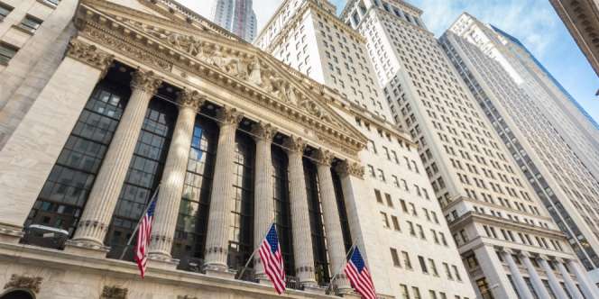 Wall Street Ambruk, New York Bersiap Jadi Kota Mati Wuhan