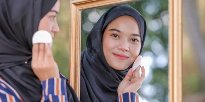Tips Menemukan Warna Foundation yang Cocok untuk Kulit