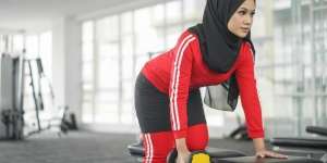 4 Gerakan yang Bisa Menghilangkan Lemak Punggung