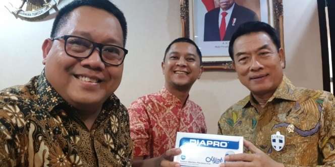 Rentan Terpapar Corona, Kepala KSP Moeldoko Bekali 150 Boks Masker Buat Jurnalis