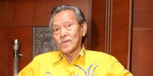 Kabar Prihatin Aktor Senior Henky Solaiman Usai Jalani Operasi Kanker