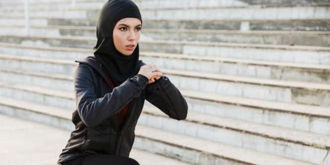 Pakai Makeup Saat Olahraga Bikin Jerawatan Nggak?