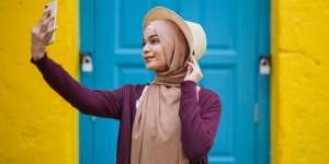 Inspirasi Gaya Hijabers dengan 5 Jenis Topi