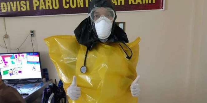 Tak Ada Hazmat, Dokter Indonesia Pakai Plastik Sampah Saat Tangani Pasien Corona