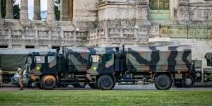 Pemandangan Memilukan Antrean Truk Angkut Jenazah Korban Corona di Italia