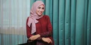 5 Kesalahan Makeup yang Bikin Kamu Kelihatan Tua