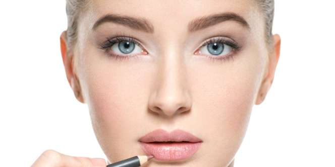 9 Tips Mudah Pakai Lip Liner