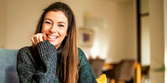 Trik Padu Padan Oversized Sweater Agar Pas di Tubuh