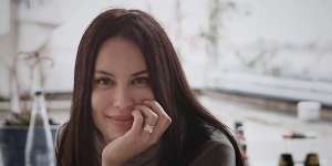Terpaksa Belanja Karena Stok Habis, Ini Cara Sophia Latjuba Cegah Corona