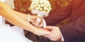 Polisi Setop Resepsi Nikah, 4 Bus Tamu Undangan Dicek Kesehatan