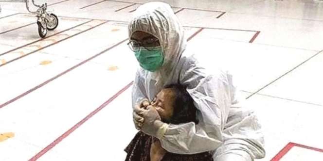 Meludah Sembarangan di Banyak Tempat, Nenek-nenek Ditangkap