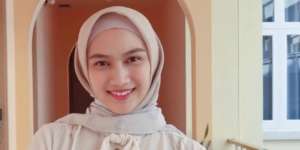 Gaya Modis Melody Eks JKT48 Semprot Disinfektan, Fans Meleleh