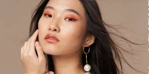 5 Gaya Makeup Mata dengan Satu Palet Eyeshadow
