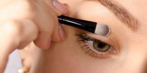 Tutorial Dasar Memakai Eyeshadow Agar Lebih Rapi