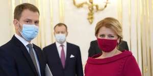 Masker dan Outfit Matching, Gaya Presiden Slovakia Curi Perhatian