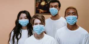 Gejala, Penyebab, dan Ciri-ciri Virus Corona Covid-19 pada Anak Muda