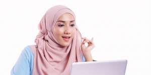 Rekomendasi Hijab Instan untuk Meeting Online Dadakan