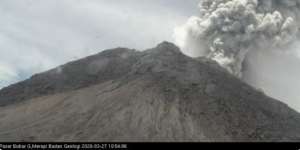 Gunung Merapi Erupsi, Kolom Abu Setinggi 5.000 Meter