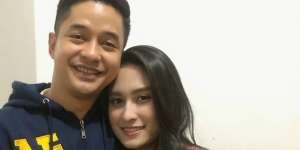Adly Fairuz dan Angbeen Rishi Resmi Jadi Suami Istri