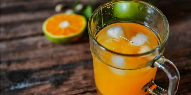 Hasil Riset: Jus Jeruk Dengan Kulitnya Bisa Tangkal Virus Corona