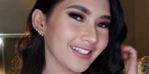 Gaya Modis Soraya Rasyid, Presenter 'Uang Kaget'