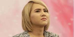 Di Rumah Aja, Evelyn Kaget Jakunnya Hilang