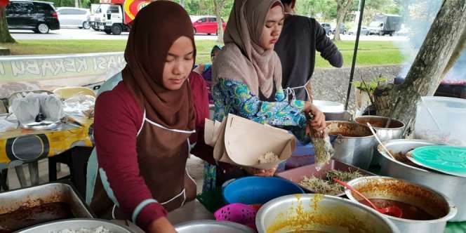 Kisah Haru Penjual Nasi di Tengah Corona, Memohon ke Pembeli Datang Kembali