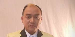 Sambil Menangis, Aziz Gagap Pamit dari Opera Van Java