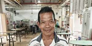 Nganggur Karena Corona, Bapak Tua Diselamatkan Sepeda