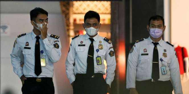 Larangan WNA Masuk Berlaku Besok, Puluhan TKA China Tiba di Bintan