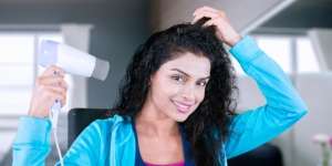 6 Tips Mencegah Kusut Pada Rambut Keriting