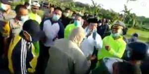 Warga Banyumas Tolak Makamkan Jenazah Corona, Bupati: Saya Aja Gak Takut