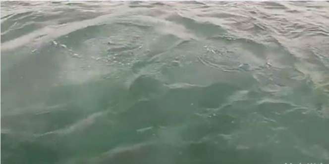 Muncul Gelembung Udara Besar di Dekat Gunung Krakatau