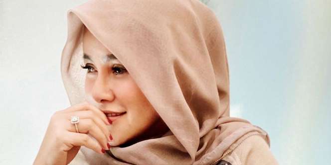 Innalillahi, Olla Ramlan dan Suami Berduka