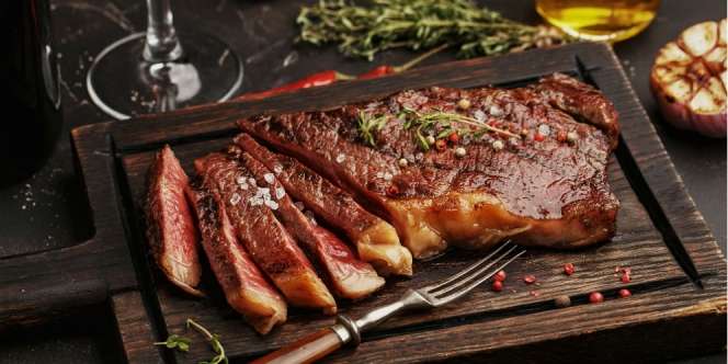 Bikin Steak di Rumah, Pastikan Bumbunya Meresap