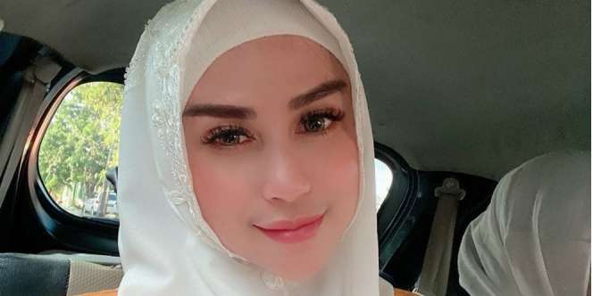 Gaya Hijab Bebizie, Pedangdut Mantan Kekasih Kompol Fahrul